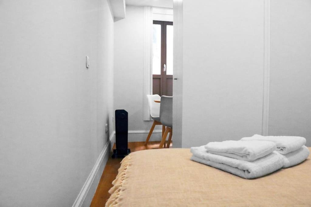 Loving Apartment By The River Porto Exterior photo